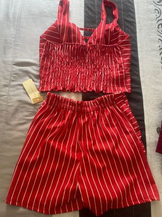Conjunto top shorts rayas rojas