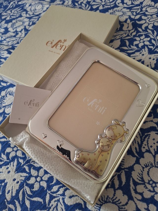 Marco fotos bebé jirafa plata