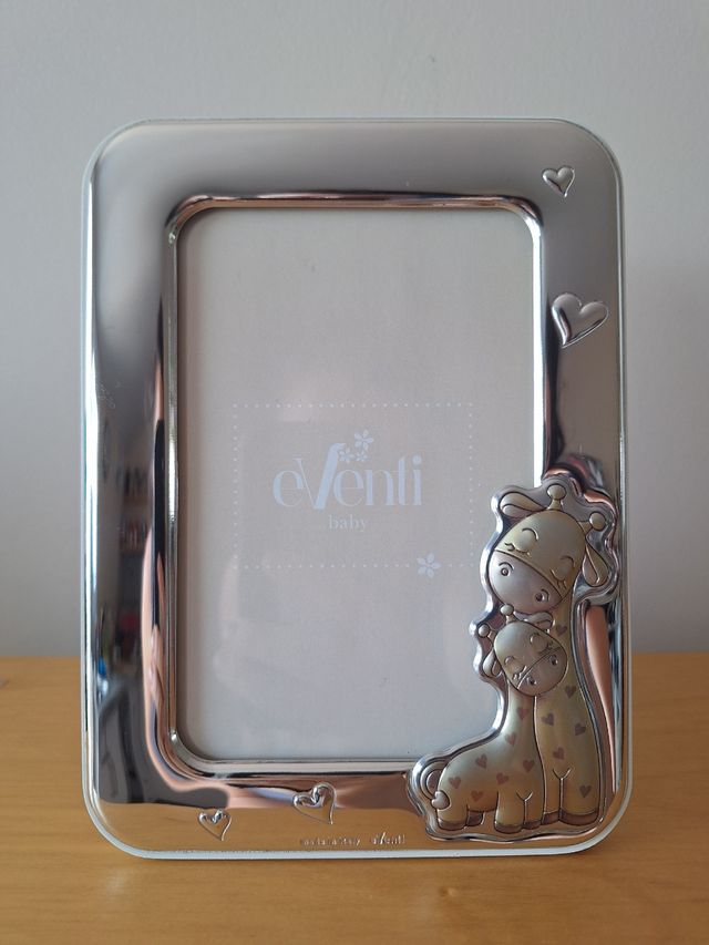 Marco fotos bebé jirafa plata