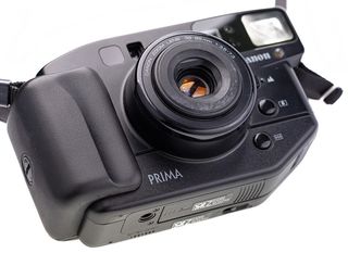 Canon Prima Zoom: Macchina Fotografica