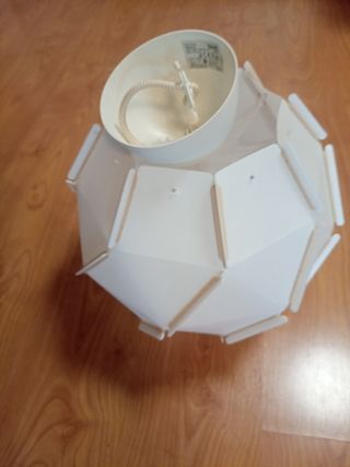 Lampara Ikea blanca