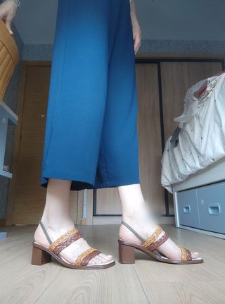 Sandalias marrones