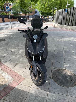 Yamaha XMax 125 - Moto Scooter