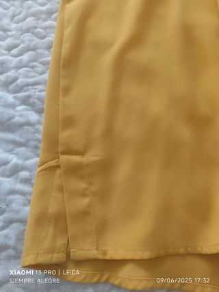 Blusa Amarilla Fórmula Joven - Talla 42