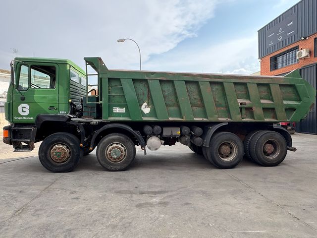 MAN 8x8 Volquete 35.322