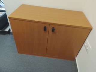2 Sillas oficina azul & mesa madera