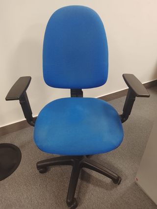 2 Sillas oficina azul & mesa madera