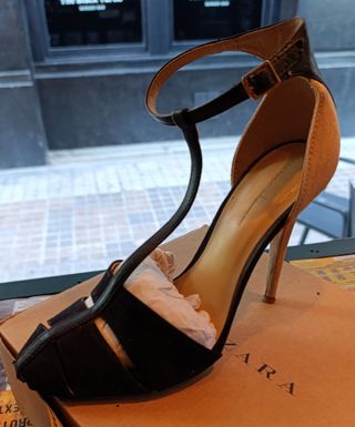 Zapatos de Tacón Zara negros y beige - 38