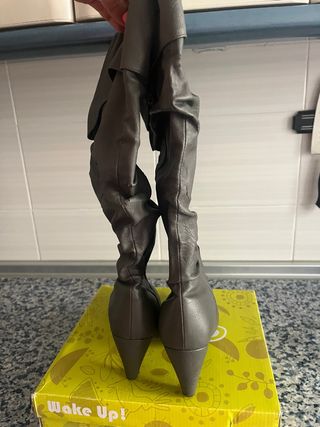 Botas altas grises mujer
