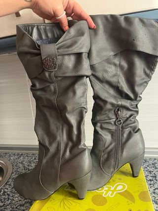 Botas altas grises mujer