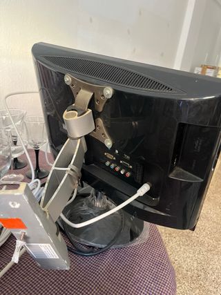 TV LG 19" HD - Negro/Morado