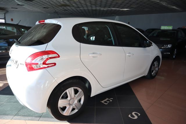 Peugeot 208 2016