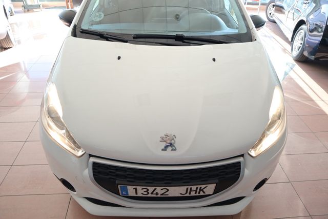 Peugeot 208 2016