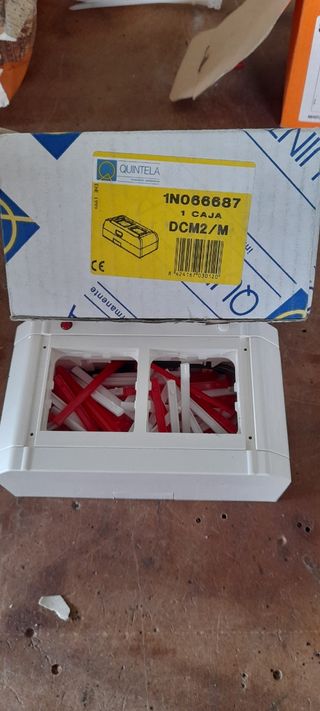 Interruptor automático 3 polos. cebadores