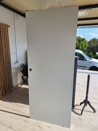 Puerta corredera blanca sin la guia. - 2,03× 83cm