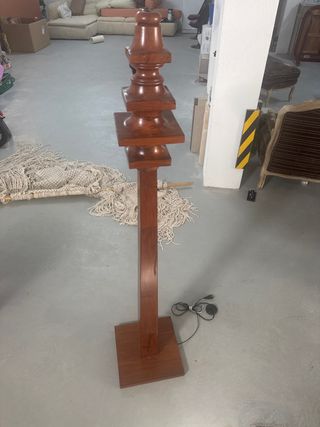 Lámpara de pie madera maciza