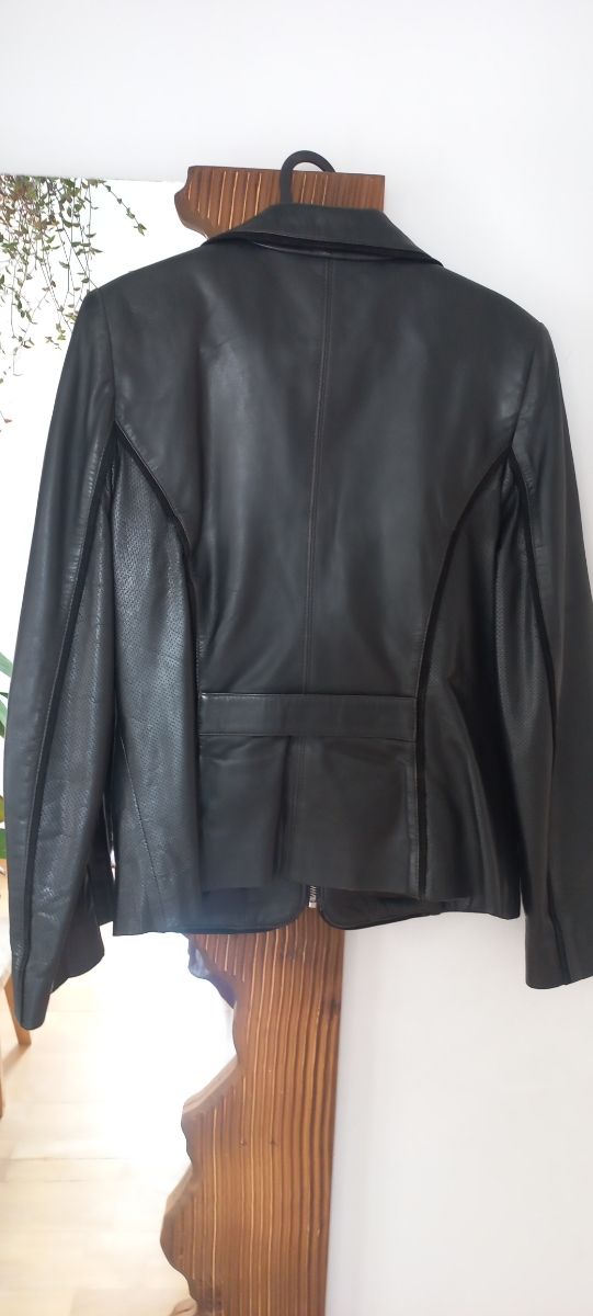 Chaqueta piel C'EST UNIQUE negra