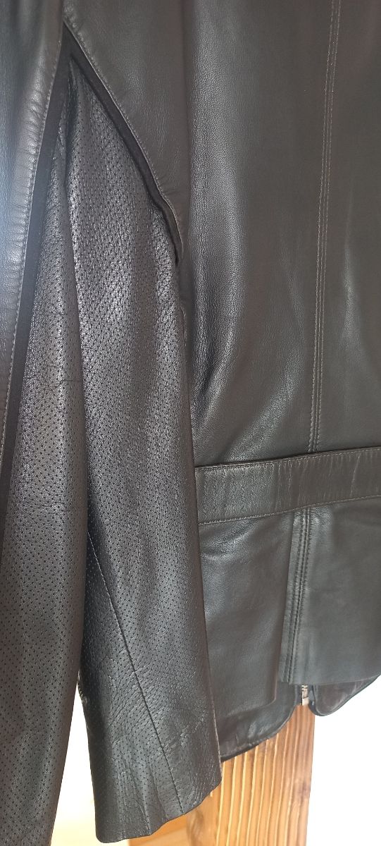 Chaqueta piel C'EST UNIQUE negra