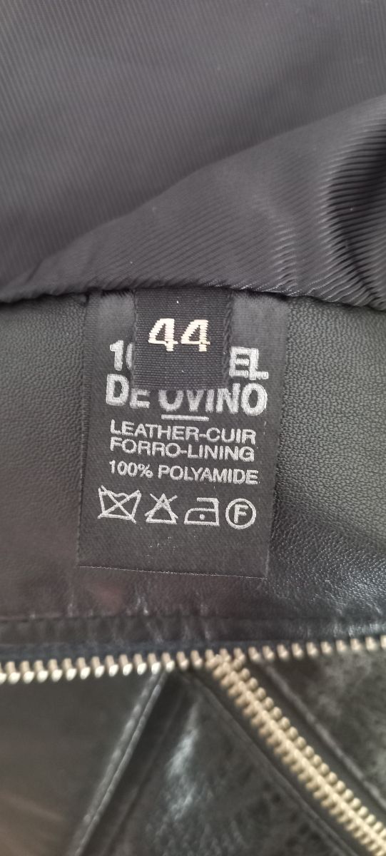 Chaqueta piel C'EST UNIQUE negra