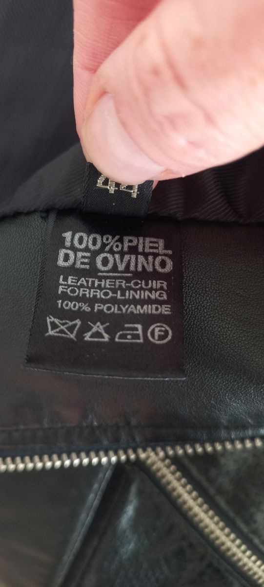 Chaqueta piel C'EST UNIQUE negra