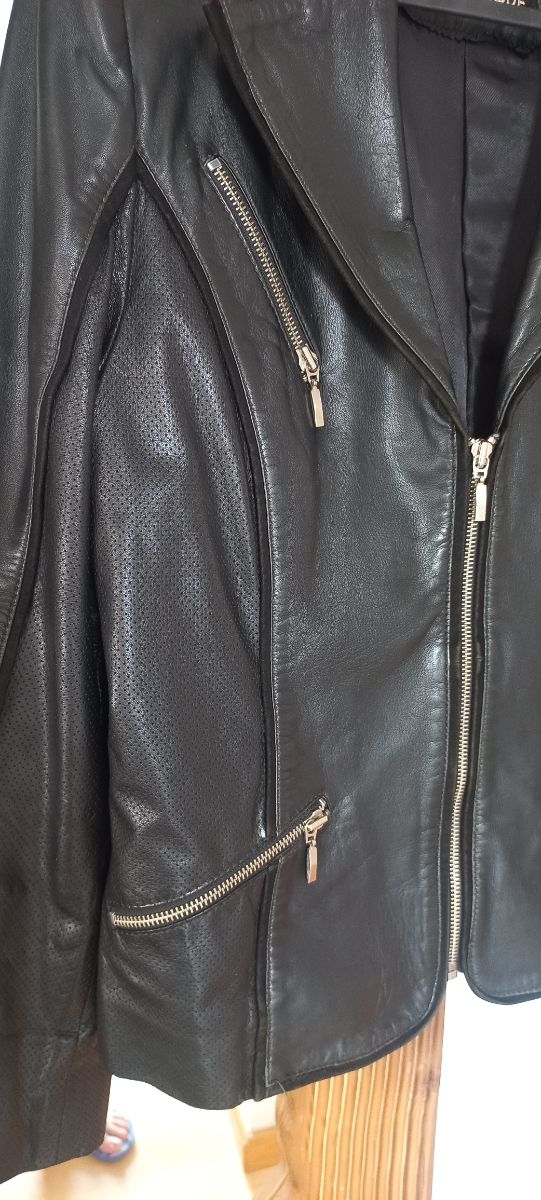 Chaqueta piel C'EST UNIQUE negra