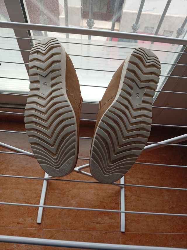 Zapatos casual hombre marrón, marca lois.