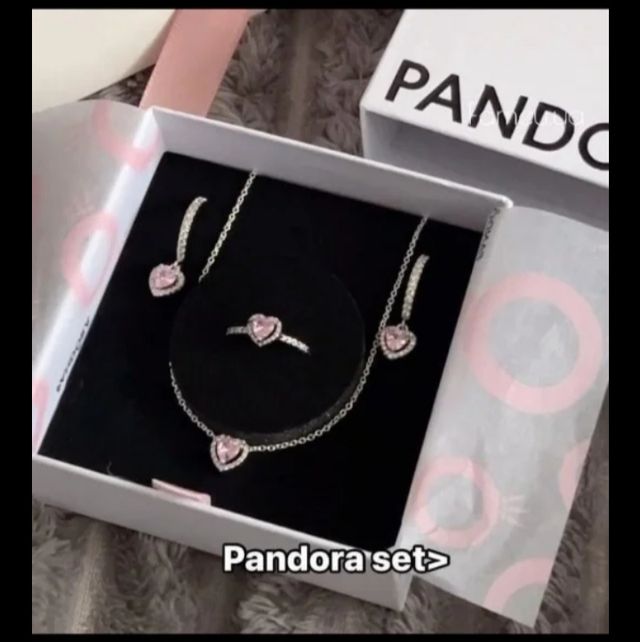 Conjunto estilo Pandora corazón rojo