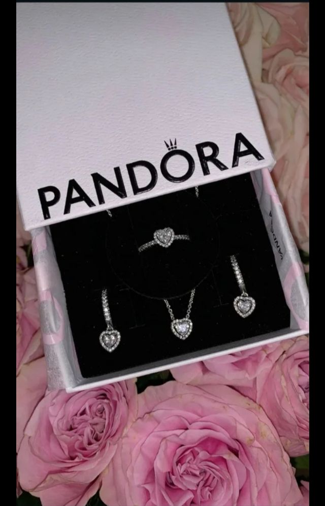 Conjunto estilo Pandora corazón rojo