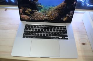 Macbook Pro Touch Bar y Touch ID 16 pulgadas
