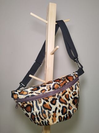 Bolsos, riñoneras y bandoleras hechas a mano
