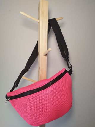 Bolsos, riñoneras y bandoleras hechas a mano