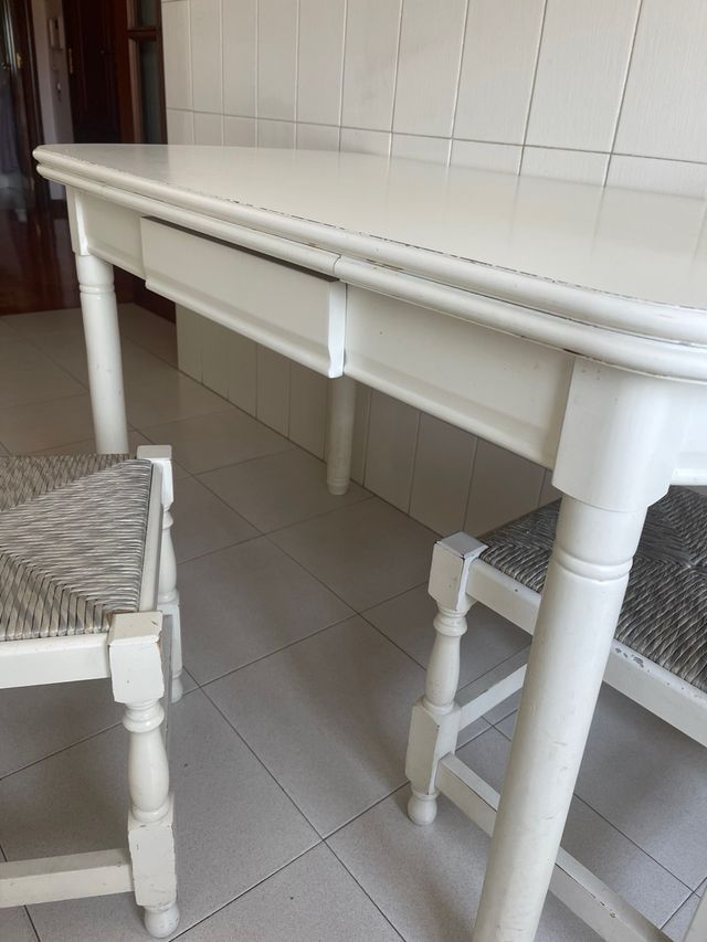 Mesa cocina blanca + 3 sillas