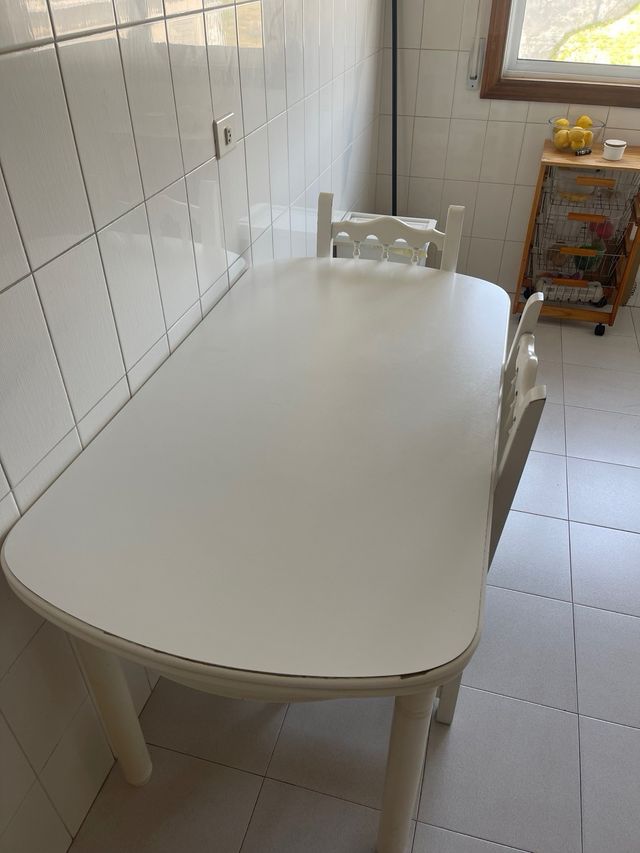 Mesa cocina blanca + 3 sillas