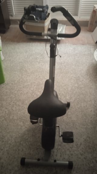 Bicicleta estática 66M magnética