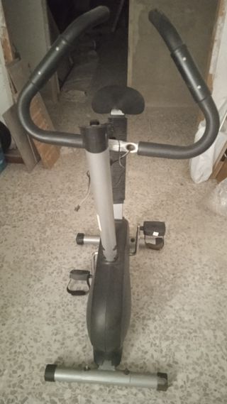 Bicicleta estática 66M magnética