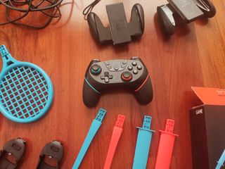 Nintendo Switch - Azul/Rojo, con todo lo que se ve