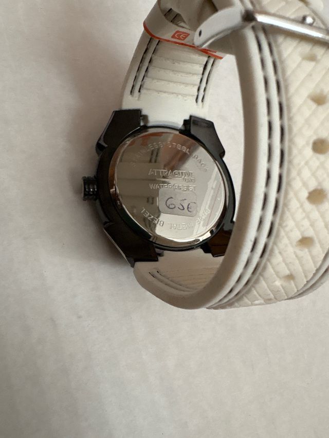 Orologio analogico marca Attractlve