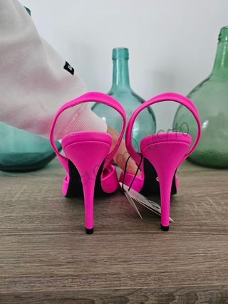 Zapato tacón piel destalonado fucsia zara