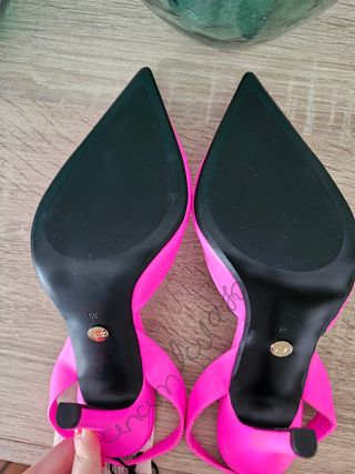 Zapato tacón piel destalonado fucsia zara
