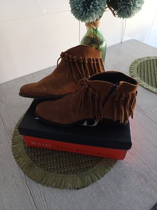 Botines RAID marrón con flecos