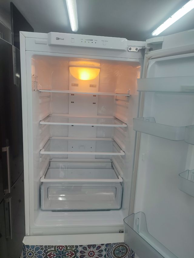 NEVERA MARCA SAMSUNG 1.77×60CM CON GARANTIA 