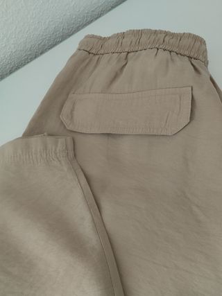 Pantalón beige verano fluido