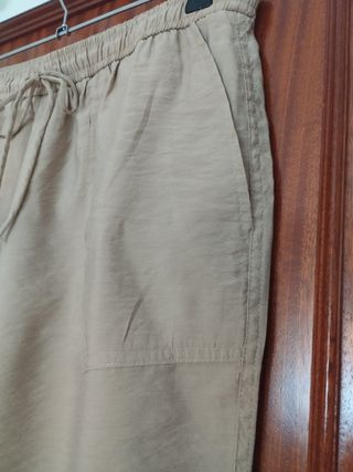 Pantalón beige verano fluido
