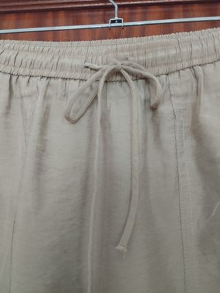 Pantalón beige verano fluido