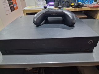 Xbox One X - consola negra