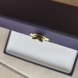 Scatola in tessuto blu in tela