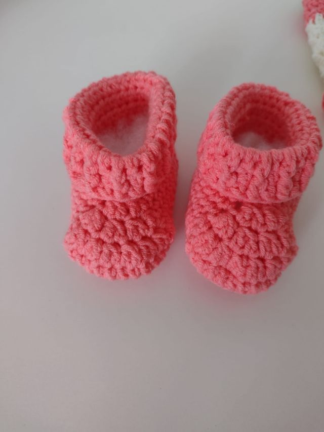 Scarpine neonato con sacchetto in microfibra