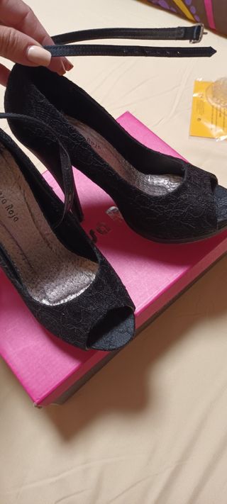 Zapatos Maria Rojo negros tacón