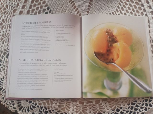 ✓HELADOS- Pequeño libro de buen gusto.