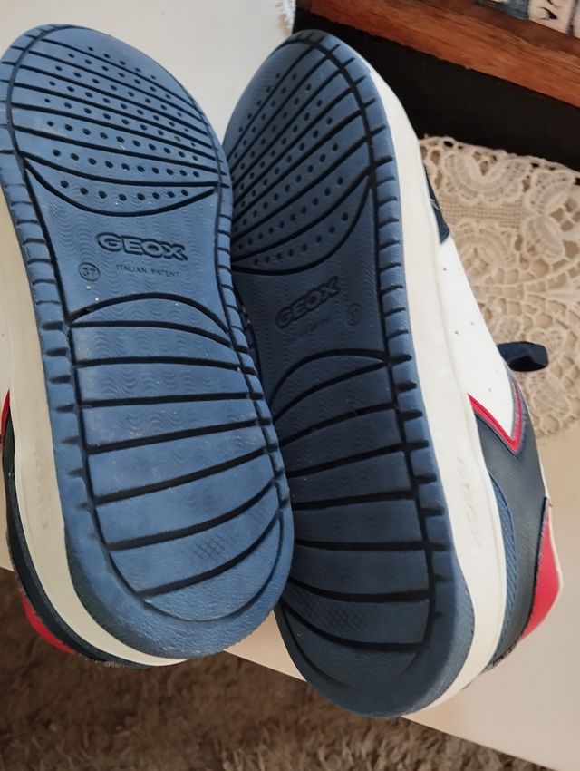 Zapatillas Geox blancas y azules